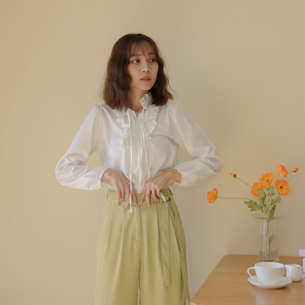 【Our Studio】春季溫柔荷葉領綁帶上衣 白色(現貨)