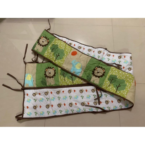 嬰兒床床圍 綠色小獅子 一片式 尺寸400x25公分
