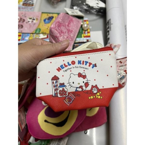 泡菜拉麵代購 日本三麗鷗sanrio雜貨-HELLO KITTY 水餃零錢包 糖果