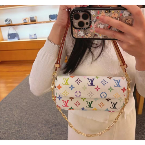 幾乎全新LV/路易威登 WALLET ON CHAIN IVY白三彩手袋M27492