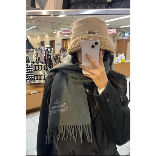 Vivienne Westwood 圍巾 披肩，羊绒羊毛围巾，時尚界的傳奇品牌，別緻的英倫風情格紋拼色圍巾